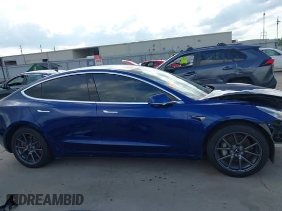 ✅ 2019 Tesla Model 3 Long Range • VIN: 5YJ3E1EB2KF452874 • Lot: 43279721. Wystawiony na IAAI z przebiegiem 114 186 mil. Bezpłatny archiwum sprzedaży aukcyjnych z USA i szczegółowy raport historii pojazdu na DreamBid. Zdjęcie 14.