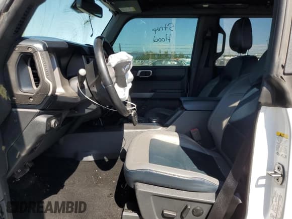 ✅ 2021 Ford Bronco • VIN: 1FMEE5DP8MLA91160 • Lot: 64061855. Wystawiony na Copart z przebiegiem 60 515 mil. Bezpłatny archiwum sprzedaży aukcyjnych z USA i szczegółowy raport historii pojazdu na DreamBid. Zdjęcie 7.