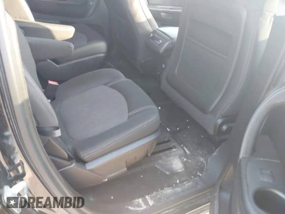 2016 Chevrolet Traverse LT with VIN 1GNKVHKD7GJ130586, listed as a IAAI auction lot 43247837 with 164,821 mi miles and . Bid and sale history available at DreamBid. Image 8.