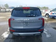 ✅ 2022 Kia Telluride S • VIN: 5XYP6DHC6NG207352 • Lot: 43788791. Wystawiony na IAAI z przebiegiem 46 144 mil. Bezpłatny archiwum sprzedaży aukcyjnych z USA i szczegółowy raport historii pojazdu na DreamBid. Zdjęcie 16.