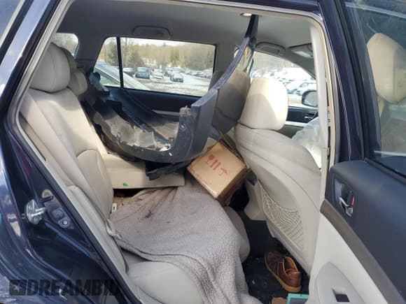 ✅ 2012 Subaru Outback Prem • VIN: 4S4BRBCC0C1271666 • Лот: 43923155. Опубликован ранее на Copart с пробегом 205 501 миль. Бесплатный доступ к архиву аукционных продаж из США и подробный отчёт об истории автомобиля на DreamBid. Изображение 11.