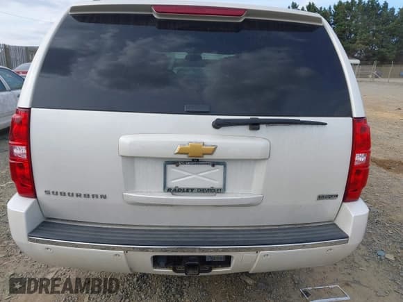 ✅ 2012 Chevrolet Suburban LTZ • VIN: 1GNSKKE74CR182183 • Lot: 43556225. Listed on IAAI with 210,228 mi. Free auction sales archive from the USA and detailed vehicle history report at DreamBid. Image 16.