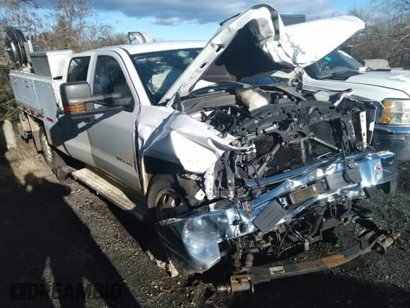 ✅ 2018 Chevrolet Silverado 3500HD • VIN: 1GB2KYEG6JZ217027 • Lot: 38040731. Wystawiony na IAAI z przebiegiem Nie podano. Bezpłatny archiwum sprzedaży aukcyjnych z USA i szczegółowy raport historii pojazdu na DreamBid. Zdjęcie 1.