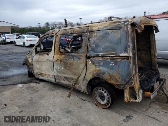 ✅ 2014 Ford Transit Connect XLT • VIN: NM0LE7F78E1142204 • Лот: 52942695. Опубликован ранее на Copart с пробегом Не указан. Бесплатный доступ к архиву аукционных продаж из США и подробный отчёт об истории автомобиля на DreamBid. Изображение 2.