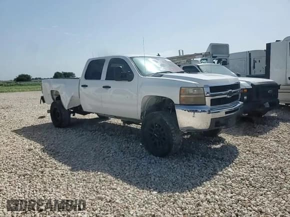 ✅ 2010 Chevrolet Silverado 2500HD LT • VIN: 1GC4KXB62AF119964 • Lot: 64187695. Wystawiony na Copart z przebiegiem 159 844 mil. Bezpłatny archiwum sprzedaży aukcyjnych z USA i szczegółowy raport historii pojazdu na DreamBid. Zdjęcie 13.
