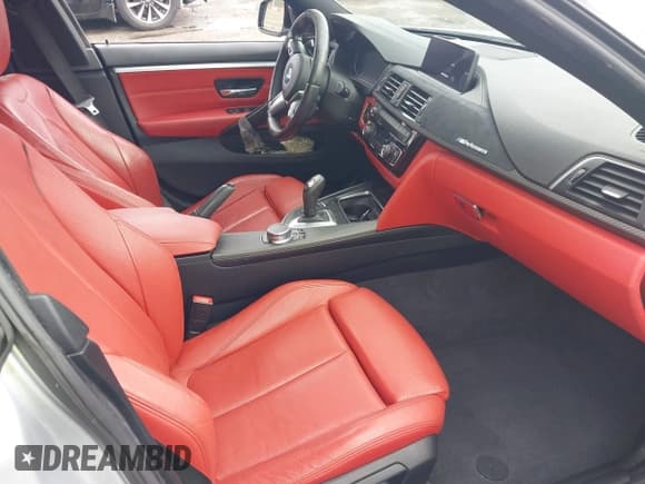 ✅ 2018 BMW 4 Series 440i • VIN: WBA4J5C57JBF07227 • Lot: 41562986. Wystawiony na IAAI z przebiegiem 76 316 mil. Bezpłatny archiwum sprzedaży aukcyjnych z USA i szczegółowy raport historii pojazdu na DreamBid. Zdjęcie 5.