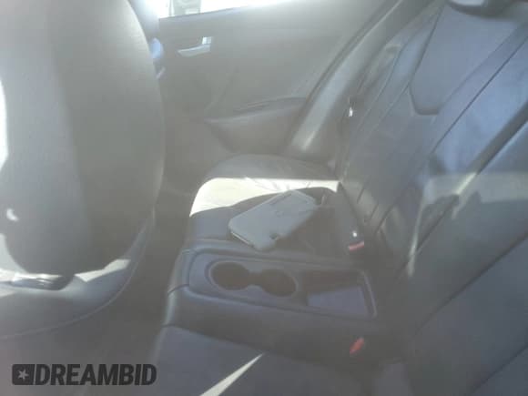 ✅ 2014 Hyundai Veloster Turbo • VIN: KMHTC6AE5EU183621 • Lot: 76325954. Wystawiony na Copart z przebiegiem 137 460 mil. Bezpłatny archiwum sprzedaży aukcyjnych z USA i szczegółowy raport historii pojazdu na DreamBid. Zdjęcie 10.