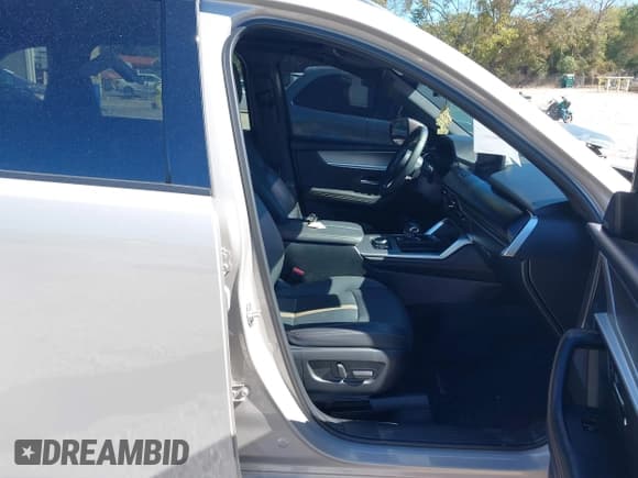 ✅ 2024 Mazda CX-90 Premium Plus • VIN: JM3KKEHA2R1151112 • Lot: 43471755. Wystawiony na IAAI z przebiegiem 16 727 mil. Bezpłatny archiwum sprzedaży aukcyjnych z USA i szczegółowy raport historii pojazdu na DreamBid. Zdjęcie 5.