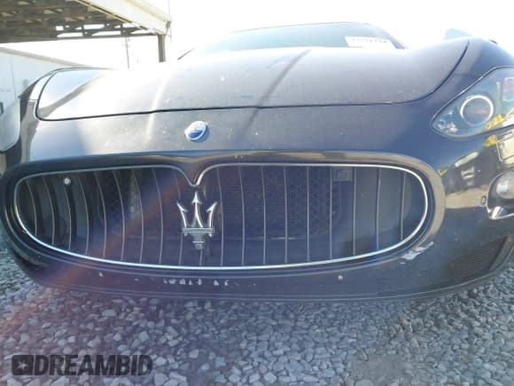✅ 2010 Maserati GranTurismo S Auto • VIN: ZAM45KLA0A0053443 • Lot: 43741724. Wystawiony na IAAI z przebiegiem 122 455 mil. Bezpłatny archiwum sprzedaży aukcyjnych z USA i szczegółowy raport historii pojazdu na DreamBid. Zdjęcie 6.
