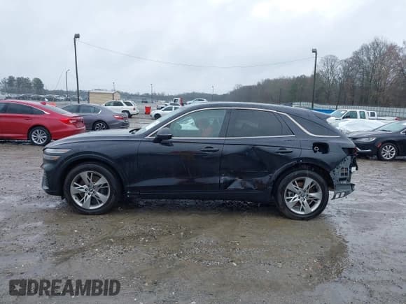 ✅ 2022 Genesis GV70 Sport • VIN: KMUMCDTC0NU018758 • Lot: 41735229. Listed on IAAI with 42,717 mi. Free auction sales archive from the USA and detailed vehicle history report at DreamBid. Image 15.