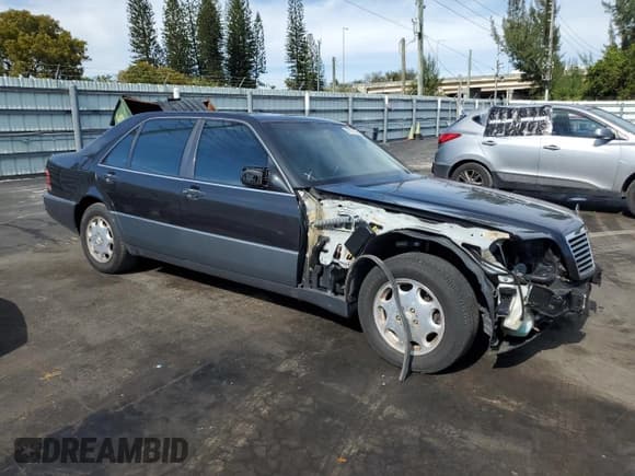 ✅ 1994 Mercedes-Benz S • VIN: WDBGA51E5RA159136 • Lot: 86790254. Wystawiony na Copart z przebiegiem 79 921 mil. Bezpłatny archiwum sprzedaży aukcyjnych z USA i szczegółowy raport historii pojazdu na DreamBid. Zdjęcie 4.