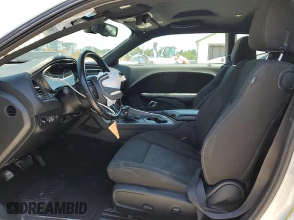 ✅ 2020 Dodge Challenger SXT • VIN: 2C3CDZAG3LH143336 • Lot: 51268633. Wystawiony na Copart z przebiegiem 67 034 mil. Bezpłatny archiwum sprzedaży aukcyjnych z USA i szczegółowy raport historii pojazdu na DreamBid. Zdjęcie 7.