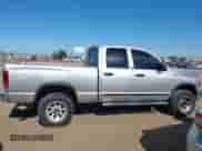 2005 Dodge 3500 SLT z VIN 3D7LS38C15G791333, wystawiony jako IAAI lot #42628158 z przebiegiem 188 963 mil mil oraz . Historia ofert i sprzedaży dostępna na DreamBid. Obrazek 13.