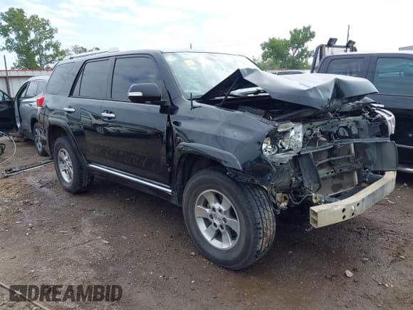 ✅ 2013 Toyota 4Runner Trail • VIN: JTEBU5JR2D5128882 • Lot: 43276008. Wystawiony na IAAI z przebiegiem 261 174 mil. Bezpłatny archiwum sprzedaży aukcyjnych z USA i szczegółowy raport historii pojazdu na DreamBid. Zdjęcie 1.