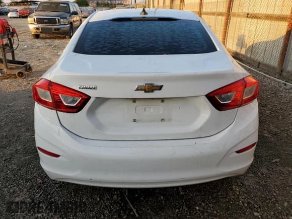 ✅ 2017 Chevrolet Cruze LS • VIN: 1G1BC5SM5H7179502 • Lot: 91923565. Listed on Copart with 132,768 mi. Free auction sales archive from the USA and detailed vehicle history report at DreamBid. Image 6.