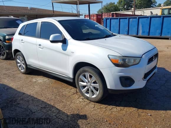 2015 Mitsubishi Outlander ES с VIN 4A4AP3AUXFE048967, выставлен на аукционе IAAI как лот 43404707 с пробегом 237 660 миль миль и . История ставок и продаж доступна на DreamBid. Изображение 1.