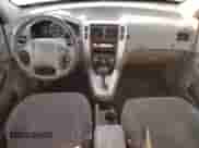 2008 Hyundai Tucson SE z VIN KM8JN12D58U799513, wystawiony jako Copart lot #79241864 z przebiegiem 172 077 mil mil oraz Szkoda całkowita • Salvage title. Historia ofert i sprzedaży dostępna na DreamBid. Obrazek 8.