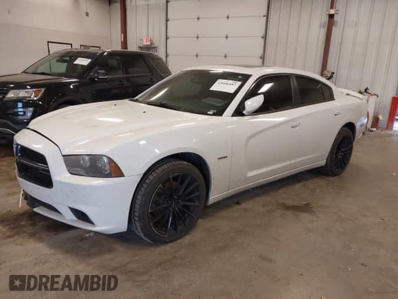 ✅ 2014 Dodge Charger RT Max • VIN: 2C3CDXDT2EH224201 • Lot: 43606487. Wystawiony na IAAI z przebiegiem 178 201 mil. Bezpłatny archiwum sprzedaży aukcyjnych z USA i szczegółowy raport historii pojazdu na DreamBid. Zdjęcie 2.
