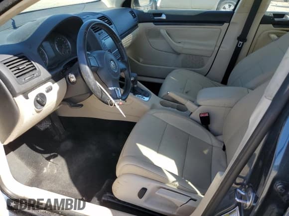 ✅ 2010 Volkswagen Jetta SE • VIN: 3VWRX7AJ0AM036219 • Lot: 90224525. Wystawiony na Copart z przebiegiem 157 747 mil. Bezpłatny archiwum sprzedaży aukcyjnych z USA i szczegółowy raport historii pojazdu na DreamBid. Zdjęcie 7.