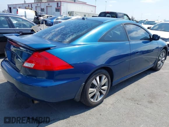 ✅ 2007 Honda Accord EX • VIN: 1HGCM72727A007817 • Лот: 42749198. Опубликован ранее на IAAI с пробегом 184 398 миль. Бесплатный доступ к архиву аукционных продаж из США и подробный отчёт об истории автомобиля на DreamBid. Изображение 4.