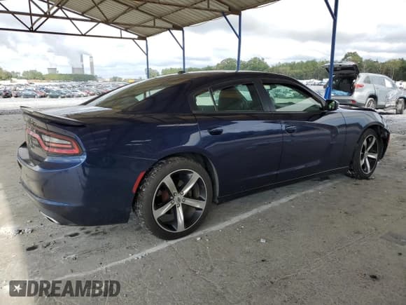 ✅ 2017 Dodge Charger SE • VIN: 2C3CDXBG0HH546068 • Lot: 82323685. Wystawiony na Copart z przebiegiem 152 400 mil. Bezpłatny archiwum sprzedaży aukcyjnych z USA i szczegółowy raport historii pojazdu na DreamBid. Zdjęcie 3.