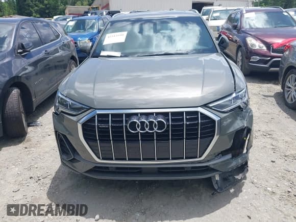 ✅ 2020 Audi Q3 S line Premium Plus • VIN: WA1EECF34L1047762 • Lot: 42512599. Listed on IAAI with 33,117 mi. Free auction sales archive from the USA and detailed vehicle history report at DreamBid. Image 12.