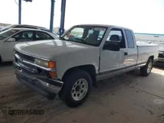 1996 Chevrolet Silverado 2500 с VIN 1GCGC29J7TE263932, выставлен на аукционе Copart как лот 51643115 с пробегом 105 102 миль миль и Списание • Salvage title. История ставок и продаж доступна на DreamBid. Изображение 1.