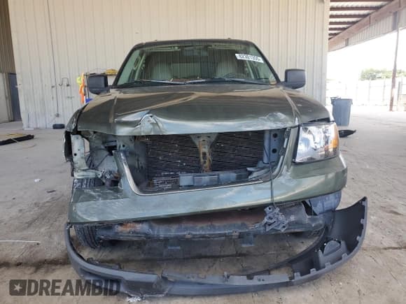 ✅ 2005 Ford Expedition Special Service • VIN: 1FMPU15525LA33760 • Lot: 82301355. Listed on Copart with 201,128 mi. Free auction sales archive from the USA and detailed vehicle history report at DreamBid. Image 5.