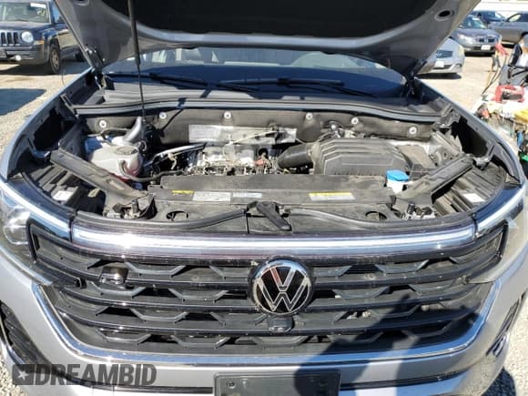 ✅ 2024 Volkswagen Atlas SEL Premium R-Line • VIN: 1V2FR2CAXRC595482 • Lot: 90329845. Wystawiony na Copart z przebiegiem 16 943 mil. Bezpłatny archiwum sprzedaży aukcyjnych z USA i szczegółowy raport historii pojazdu na DreamBid. Zdjęcie 12.