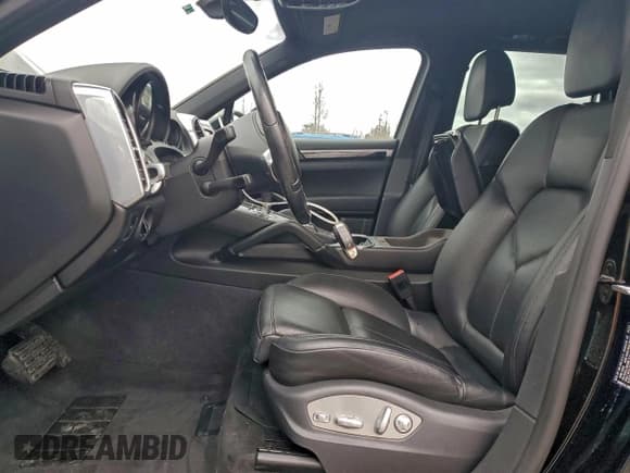 ✅ 2014 Porsche Cayenne Diesel • VIN: WP1AF2A27ELA49098 • Lot: 94094375. Listed on Copart with 73,838 mi. Free auction sales archive from the USA and detailed vehicle history report at DreamBid. Image 7.