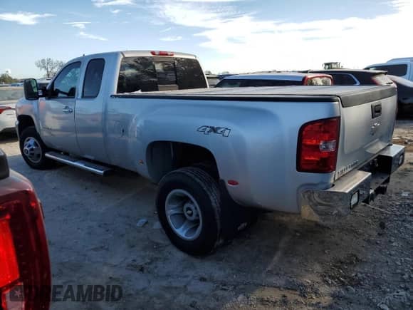 2011 Chevrolet Silverado 3500HD DRW LTZ z VIN 1GC5K1C8XBZ292990, wystawiony jako Copart lot #75099134 z przebiegiem 47 168 mil mil oraz Szkoda całkowita • Salvage title. Historia ofert i sprzedaży dostępna na DreamBid. Obrazek 2.