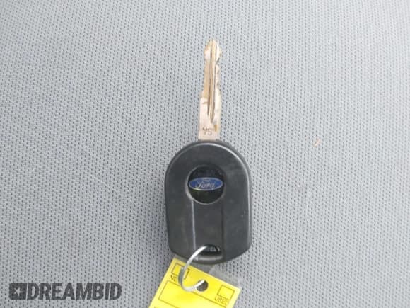 ✅ 2014 Ford F-250 XL • VIN: 1FT7W2B66EEB15805 • Лот: 42634040. Опубликован ранее на IAAI с пробегом 95 740 миль. Бесплатный доступ к архиву аукционных продаж из США и подробный отчёт об истории автомобиля на DreamBid. Изображение 11.