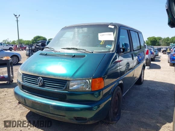 ✅ 2003 Volkswagen EuroVan GLS • VIN: WV2KB47033H002204 • Lot: 41977586. Wystawiony na IAAI z przebiegiem 124 749 mil. Bezpłatny archiwum sprzedaży aukcyjnych z USA i szczegółowy raport historii pojazdu na DreamBid. Zdjęcie 2.