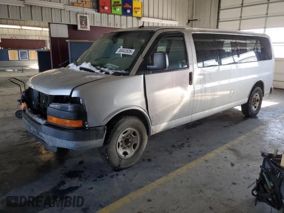 ✅ 2015 GMC Savana LT • VIN: 1GJZ71FG8F1192826 • Lot: 88443935. Wystawiony na Copart z przebiegiem 347 473 mil. Bezpłatny archiwum sprzedaży aukcyjnych z USA i szczegółowy raport historii pojazdu na DreamBid. Zdjęcie 1.