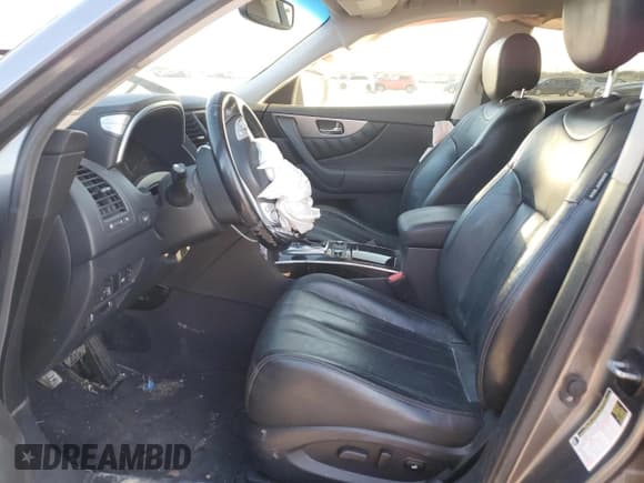 ✅ 2016 Infiniti QX70 • VIN: JN8CS1MU1GM672005 • Lot: 45741775. Wystawiony na Copart z przebiegiem 153 136 mil. Bezpłatny archiwum sprzedaży aukcyjnych z USA i szczegółowy raport historii pojazdu na DreamBid. Zdjęcie 7.