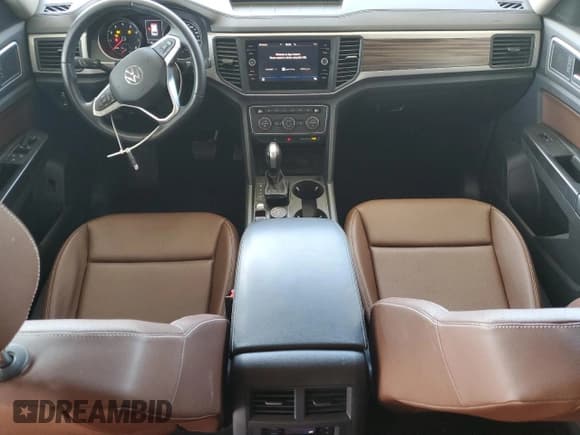 ✅ 2021 Volkswagen Atlas SE • VIN: 1V2KR2CA4MC501796 • Lot: 51067535. Listed on Copart with 58,950 mi. Free auction sales archive from the USA and detailed vehicle history report at DreamBid. Image 8.