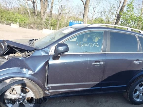 ✅ 2014 Chevrolet Captiva Sport LTZ • VIN: 3GNAL4EK5ES610674 • Lot: 42067076. Wystawiony na IAAI z przebiegiem 107 889 mil. Bezpłatny archiwum sprzedaży aukcyjnych z USA i szczegółowy raport historii pojazdu na DreamBid. Zdjęcie 15.