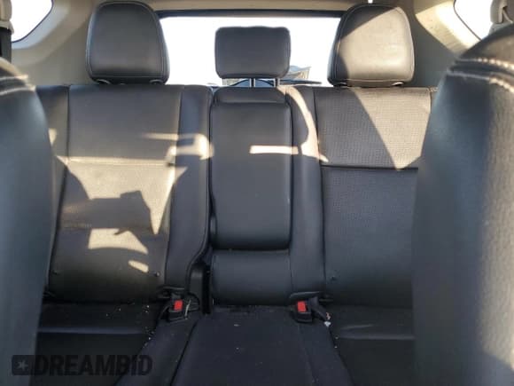 ✅ 2018 Toyota RAV4 LE • VIN: JTMZFREV6JJ736936 • Лот: 82782645. Опубликован ранее на Copart с пробегом 134 008 миль. Бесплатный доступ к архиву аукционных продаж из США и подробный отчёт об истории автомобиля на DreamBid. Изображение 10.