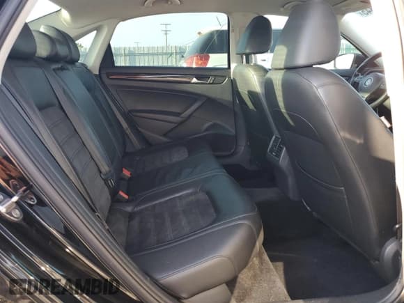 ✅ 2015 Volkswagen Passat SEL Premium • VIN: 1VWCV7A30FC089105 • Lot: 89921845. Listed on Copart with 199,565 mi. Free auction sales archive from the USA and detailed vehicle history report at DreamBid. Image 10.