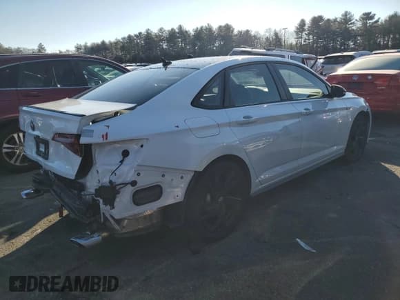 ✅ 2024 Volkswagen Jetta Autobahn • VIN: 3VW2T7BU2RM024915 • Lot: 87626035. Listed on Copart with 9,147 mi. Free auction sales archive from the USA and detailed vehicle history report at DreamBid. Image 3.