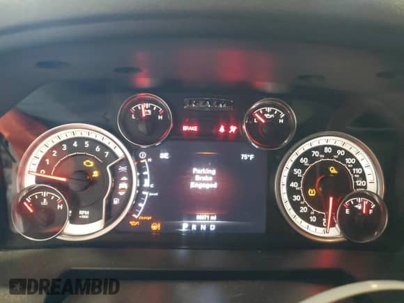 2018 Ram 1500 SLT z VIN 1C6RR7GT2JS209954, wystawiony jako Copart lot #69833794 z przebiegiem 90 671 mil mil oraz Szkoda całkowita • Salvage title. Historia ofert i sprzedaży dostępna na DreamBid. Obrazek 9.