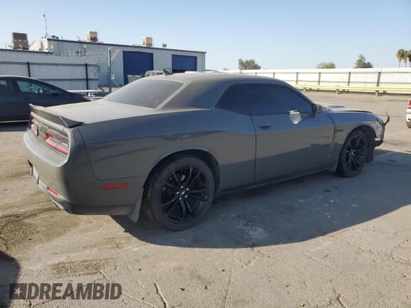 ✅ 2018 Dodge Challenger SXT • VIN: 2C3CDZAG9JH155102 • Лот: 81789595. Опубликован ранее на Copart с пробегом 105 554 миль. Бесплатный доступ к архиву аукционных продаж из США и подробный отчёт об истории автомобиля на DreamBid. Изображение 3.