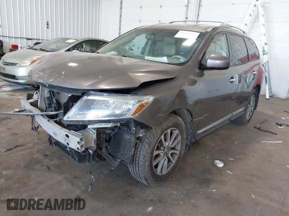 ✅ 2014 Nissan Pathfinder SV • VIN: 5N1AR2MM8EC677978 • Lot: 42226299. Listed on IAAI with 159,939 mi. Free auction sales archive from the USA and detailed vehicle history report at DreamBid. Image 2.