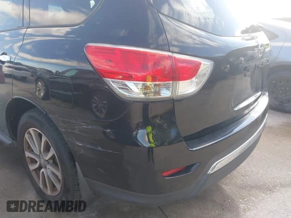 ✅ 2015 Nissan Pathfinder S • VIN: 5N1AR2MN2FC668137 • Lot: 43570265. Listed on IAAI with 147,815 mi. Free auction sales archive from the USA and detailed vehicle history report at DreamBid. Image 6.