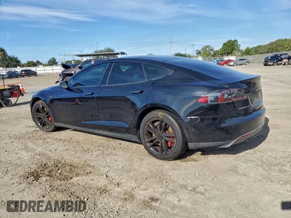 ✅ 2014 Tesla Model S 60 • VIN: 5YJSA1H11EFP49505 • Лот: 93864535. Опубликован ранее на Copart с пробегом 158 146 миль. Бесплатный доступ к архиву аукционных продаж из США и подробный отчёт об истории автомобиля на DreamBid. Изображение 2.