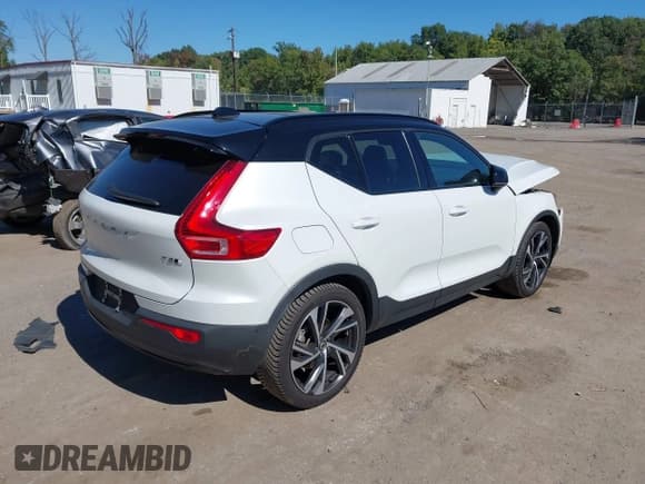 ✅ 2022 Volvo XC40 R-Design • VIN: YV4162UM5N2648695 • Лот: 43353242. Опубликован ранее на IAAI с пробегом 59 020 миль. Бесплатный доступ к архиву аукционных продаж из США и подробный отчёт об истории автомобиля на DreamBid. Изображение 4.