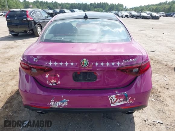 ✅ 2017 Alfa Romeo Giulia Ti • VIN: ZARFAEEN9H7553571 • Lot: 42637939. Listed on IAAI with 75,509 mi. Free auction sales archive from the USA and detailed vehicle history report at DreamBid. Image 17.