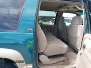 ✅ 1998 GMC Suburban • VIN: 1GKGK26J4WJ734958 • Lot: 41878070. Listed on IAAI with 131,528 mi. Free auction sales archive from the USA and detailed vehicle history report at DreamBid. Image 8.