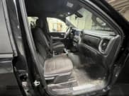 ✅ 2019 Chevrolet Silverado 1500 LT • VIN: 1GCUYDED5KZ107461 • Lot: 43249753. Wystawiony na IAAI z przebiegiem 149 327 mil. Bezpłatny archiwum sprzedaży aukcyjnych z USA i szczegółowy raport historii pojazdu na DreamBid. Zdjęcie 5.