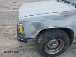 ✅ 1992 Chevrolet S-10 • VIN: 1GCCS14R2N8226023 • Лот: 41886028. Опубликован ранее на IAAI с пробегом 239 050 миль. Бесплатный доступ к архиву аукционных продаж из США и подробный отчёт об истории автомобиля на DreamBid. Изображение 6.